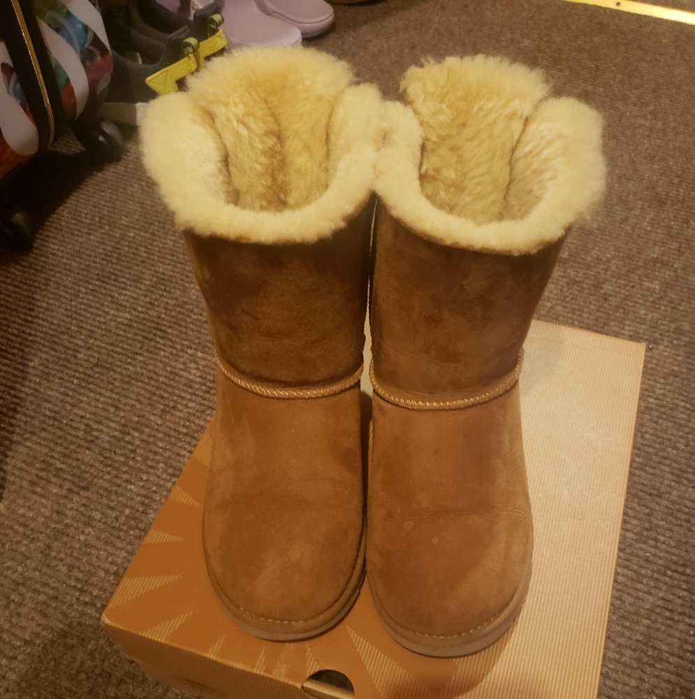 UGG BOOTS